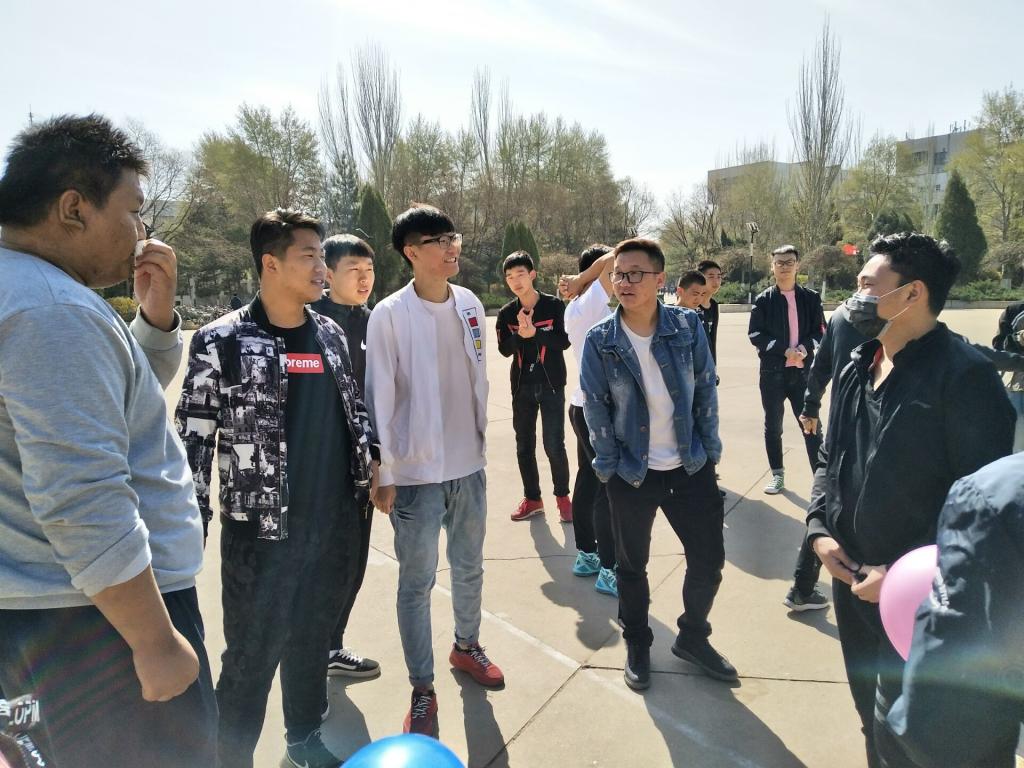 班级管理委员会各个部门互相交流